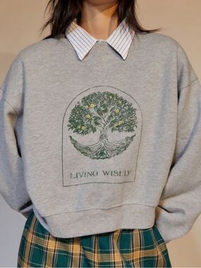 Urban Outfitters Graphic Tree Living Wisely Grey Crewneck